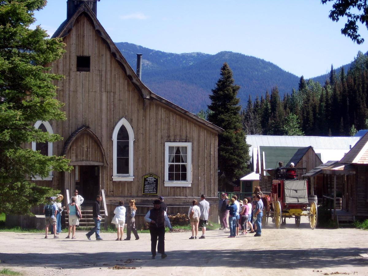 Mountain Thyme Getaway Hotel Barkerville Exterior photo